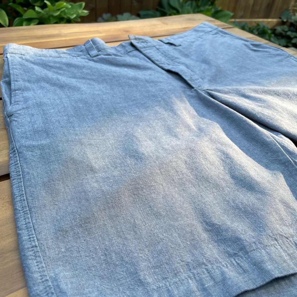 Banana Republic “Aiden” Shorts - Picture 7 of 8